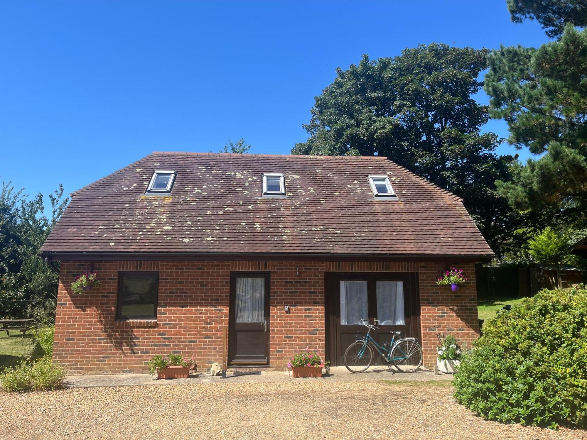 Clock House Cottage Brook  Exterior photo